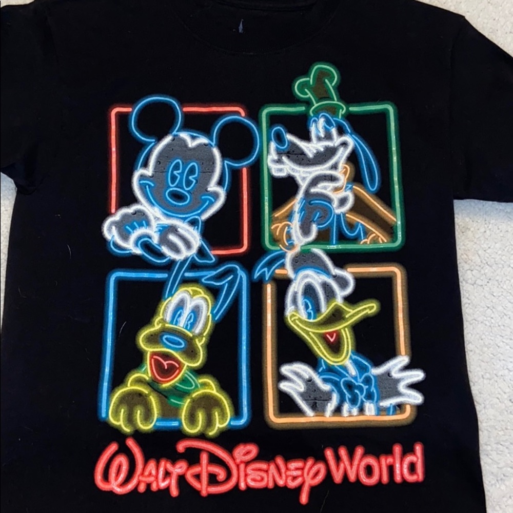 NWOT Disney Glow In The Dark Short sleeve T-Shirt